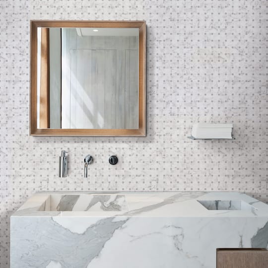 InHome Bianco Carrara Tile Peel & Stick Backsplash